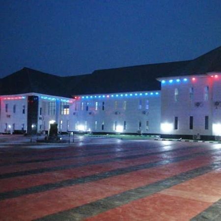 Murphy'S Mansion Resort Umuahia Exterior photo
