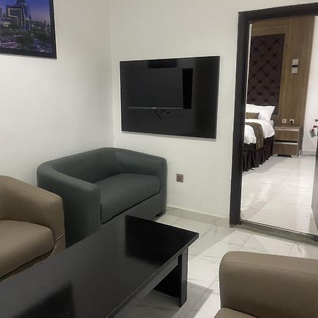 Murphy'S Mansion Resort Umuahia Exterior photo