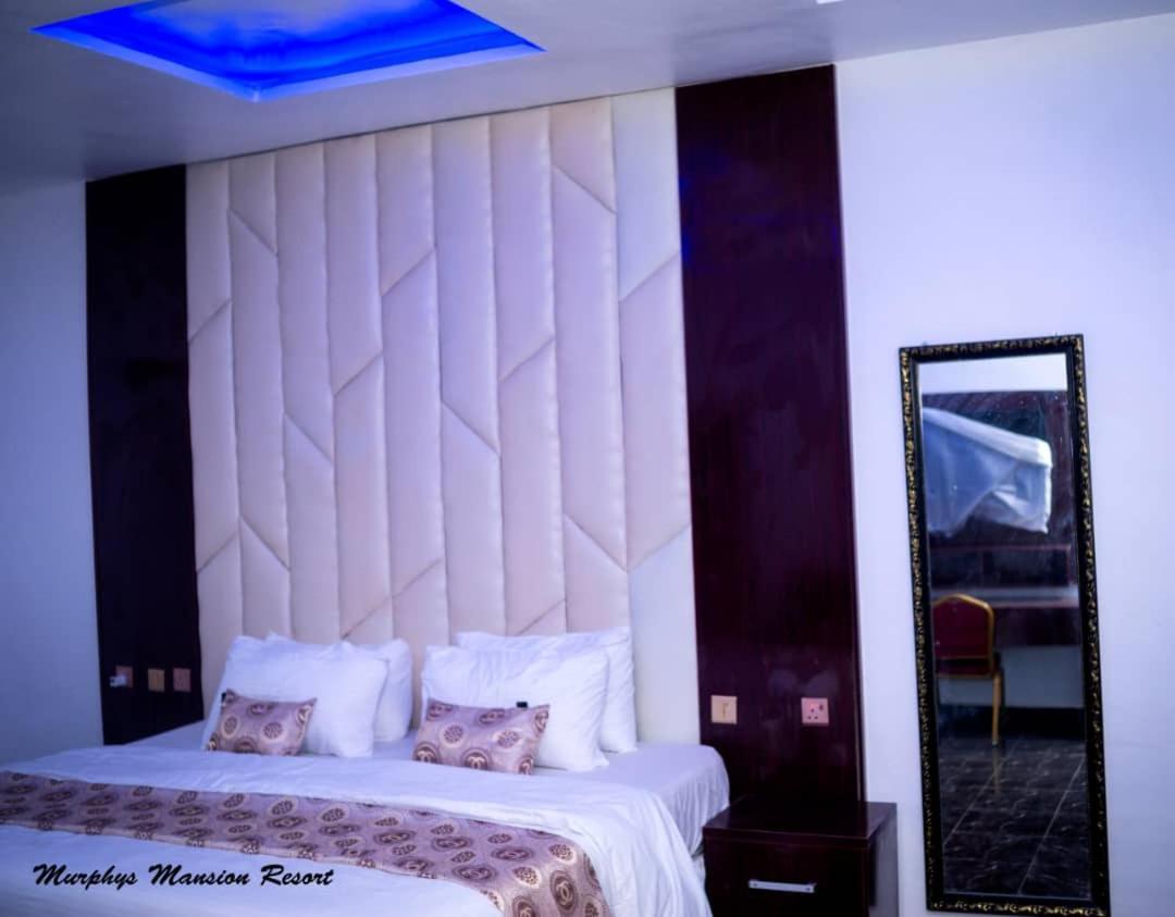 Murphy'S Mansion Resort Umuahia Exterior photo