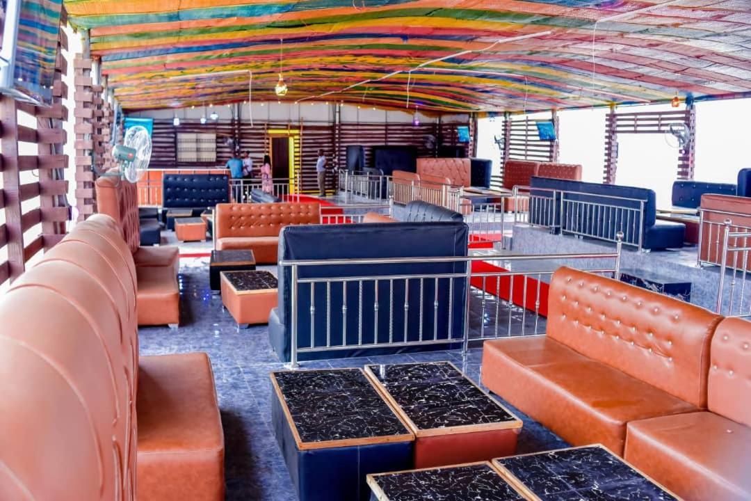 Murphy'S Mansion Resort Umuahia Exterior photo