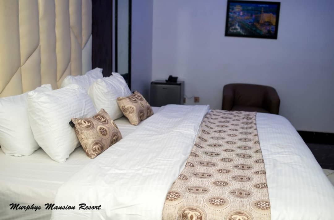 Murphy'S Mansion Resort Umuahia Exterior photo