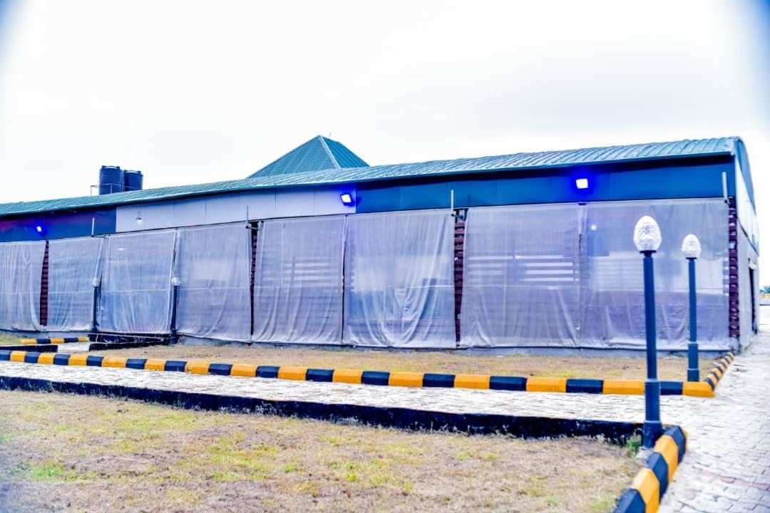 Murphy'S Mansion Resort Umuahia Exterior photo