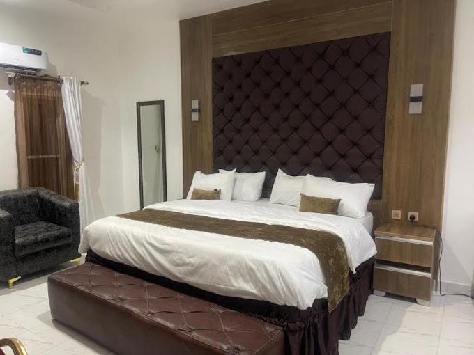 Murphy'S Mansion Resort Umuahia Exterior photo